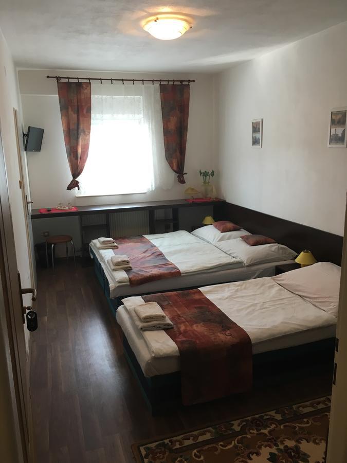 Harrys City Motel Komárno Exterior photo
